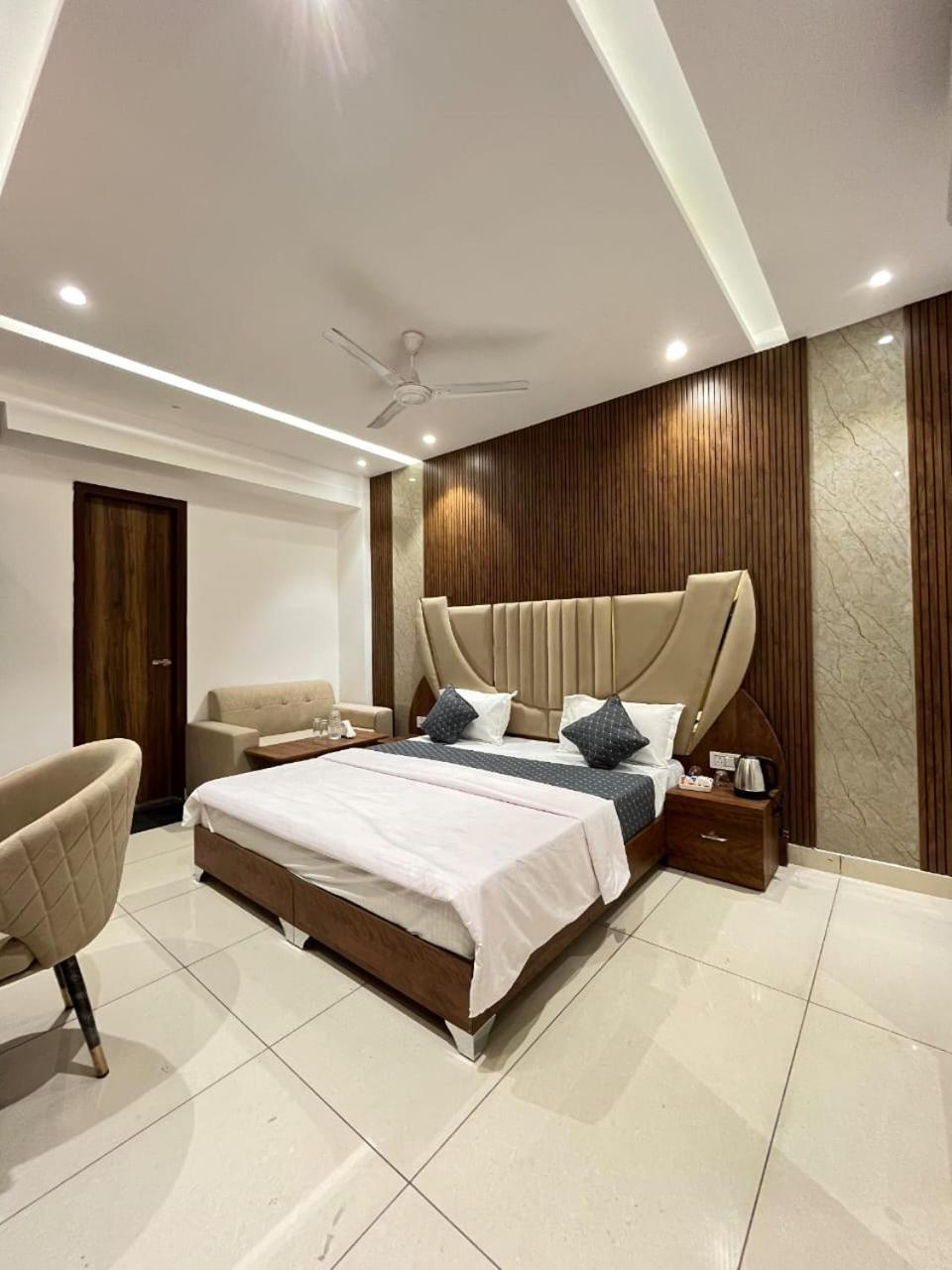 Hotel Platinum Inn Ludhiana Eksteriør bilde