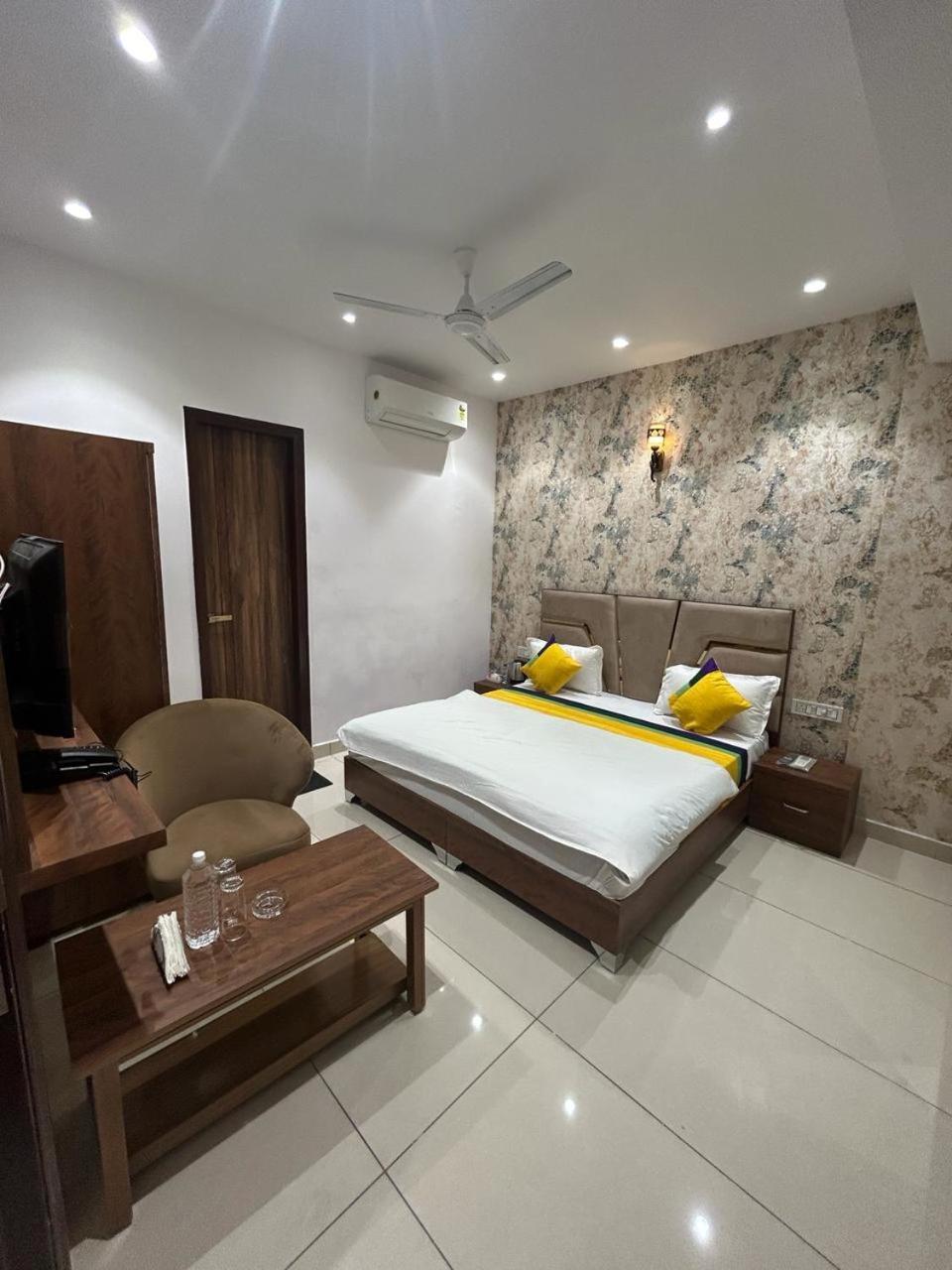 Hotel Platinum Inn Ludhiana Eksteriør bilde